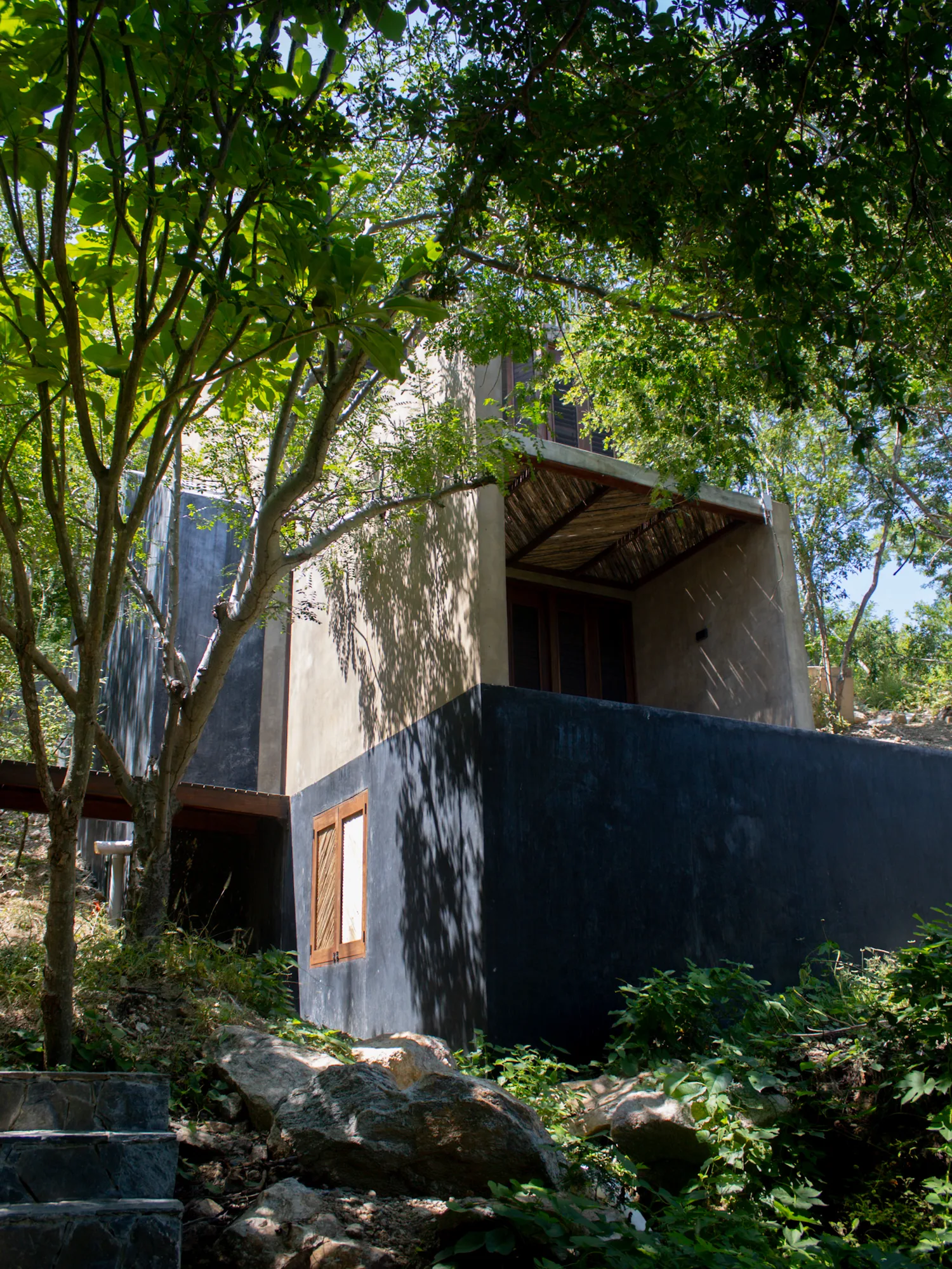 Casa Yuu’Kee — Volumen en la ladera